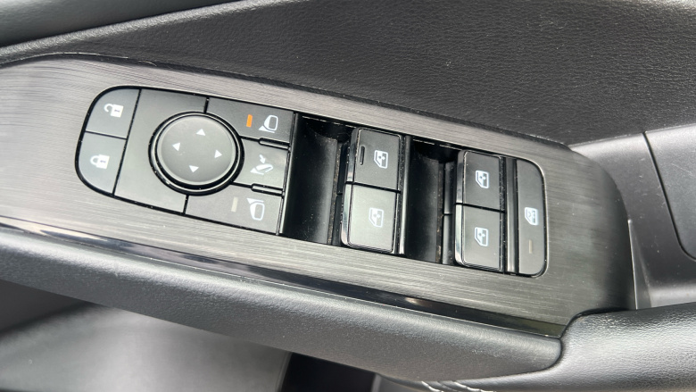 Nissan Qashqai 1.3 DiG-T MH Acenta Premium 5dr Petrol Hatchback